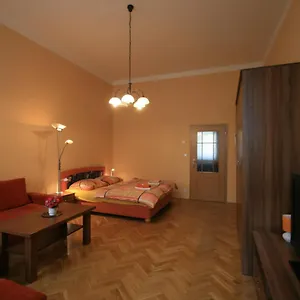 No. 19 Jaltska 3 Apartment Karlsbad
